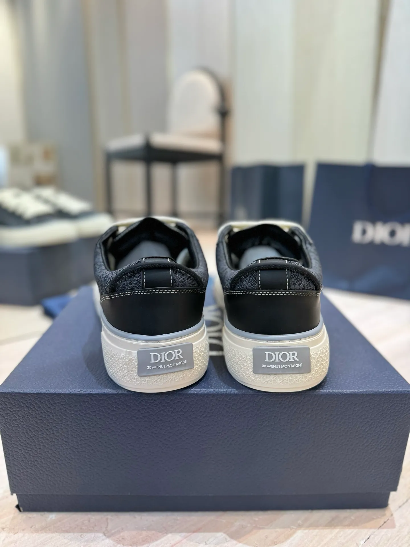 👟👟Ex-factory price 600👟👟 (Top version) Dior 2025 autumn and winter haute couture series new men's shoes CD jelly-colored flat casual shoes Dior and STONE ISLAND B33 round toe lace-up canvas skate shoes Stars' same style Oblique letter logo embroidered retro color-blocking sneakers The top high-end version on the market ✅ Upper: imported custom calfskin/suede leather ✅Inner: water-dyed cowhide lining ✅Outsole: original open-molded Tpu outsole ✅Packaging: full set of original box ✅Size: 35-45 (46 pieces customized, non-refundable)